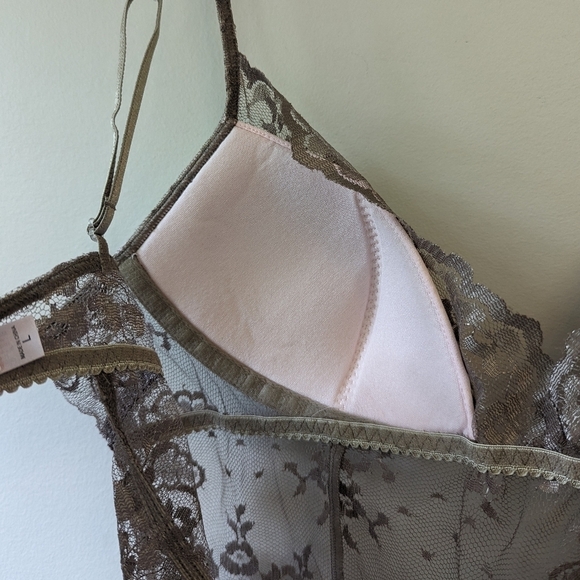 Vintage Y2K Victoria's Secret Sheer Lace Chemise Slip - Picture 13 of 13